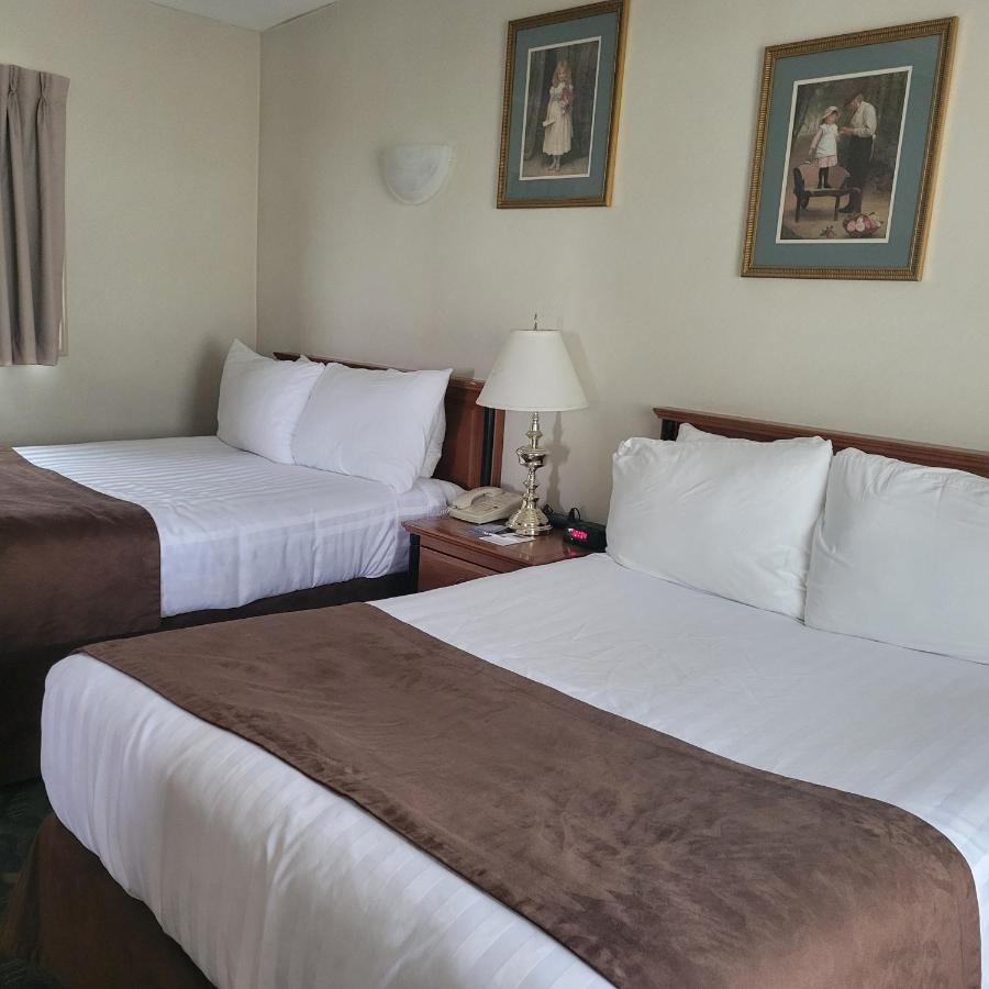 Travelodge By Wyndham Niagara Falls At The Falls Ngoại thất bức ảnh