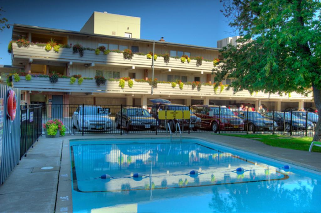 Travelodge By Wyndham Niagara Falls At The Falls Ngoại thất bức ảnh