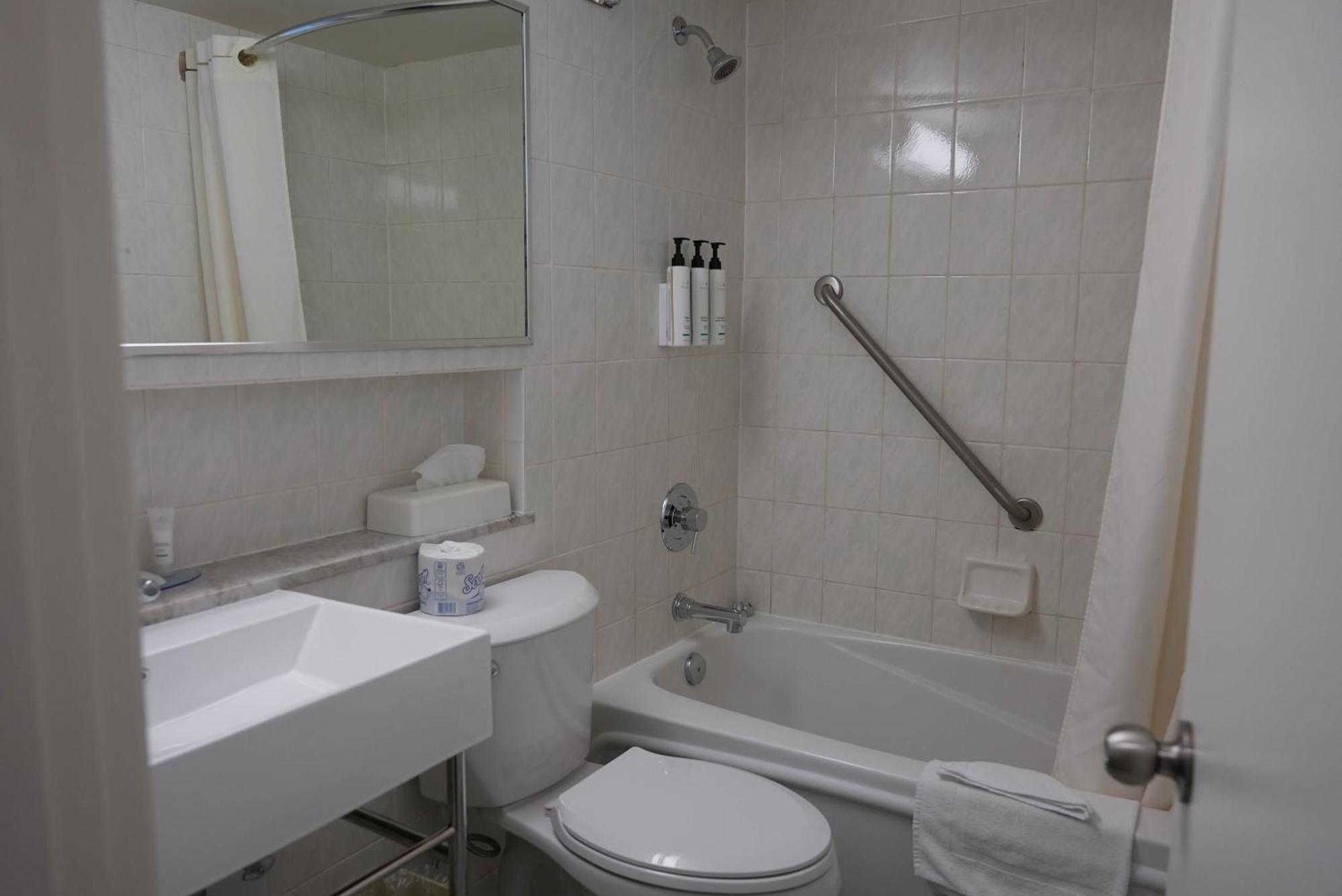Travelodge By Wyndham Niagara Falls At The Falls Ngoại thất bức ảnh