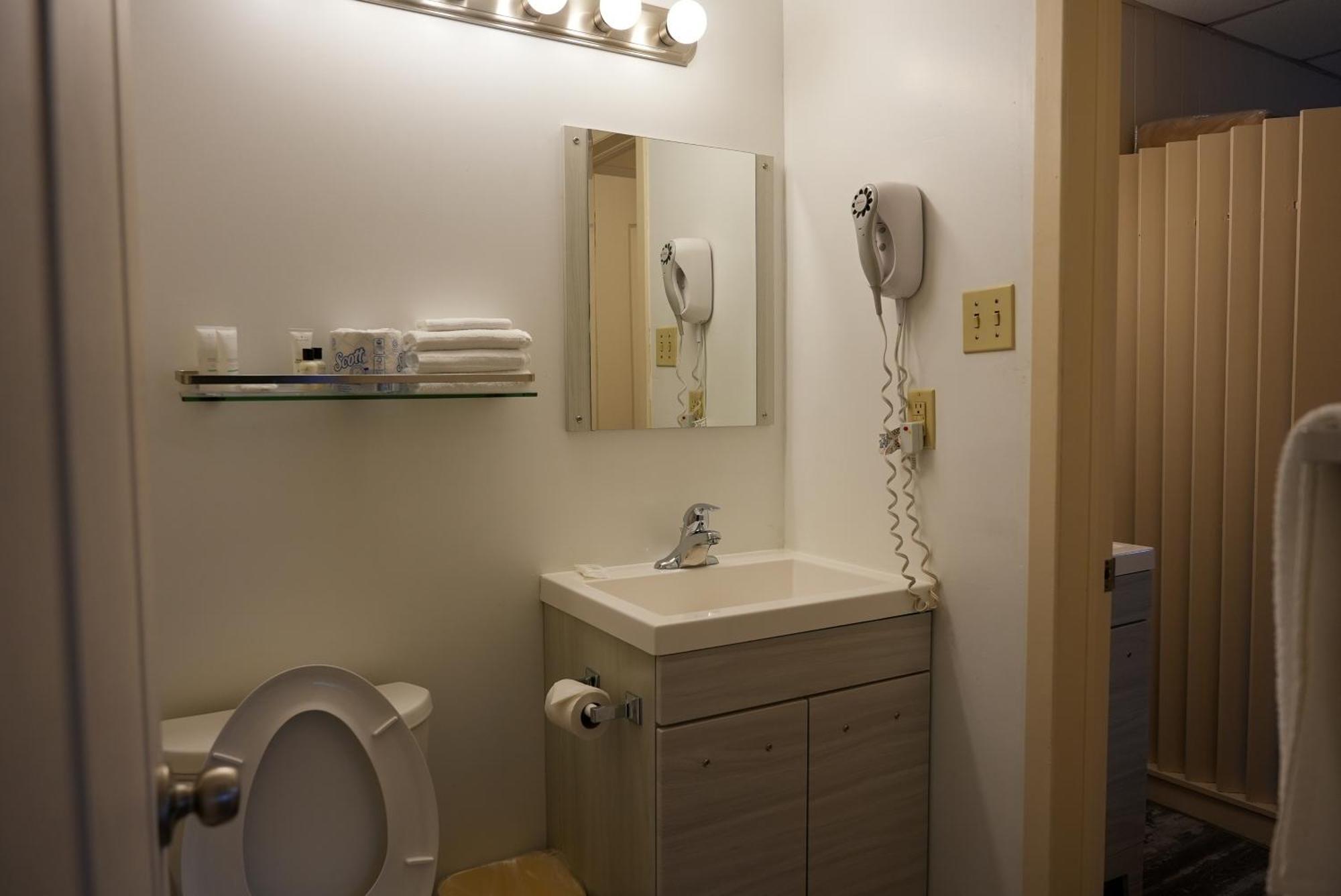 Travelodge By Wyndham Niagara Falls At The Falls Ngoại thất bức ảnh